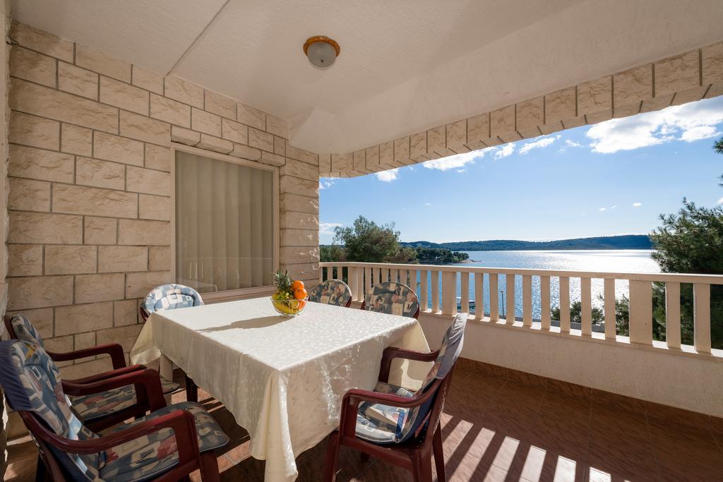 Apartments Villa Luxor Трогир Екстериор снимка