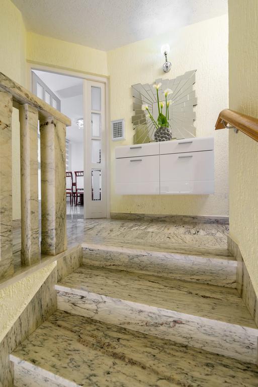 Apartments Villa Luxor Трогир Екстериор снимка