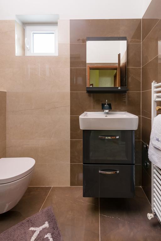 Apartments Villa Luxor Трогир Екстериор снимка