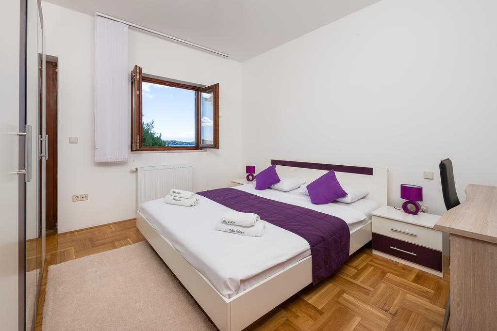 Apartments Villa Luxor Трогир Екстериор снимка