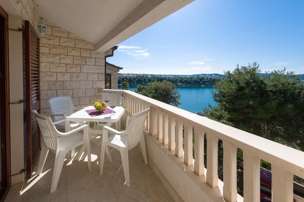 Apartments Villa Luxor Трогир Екстериор снимка
