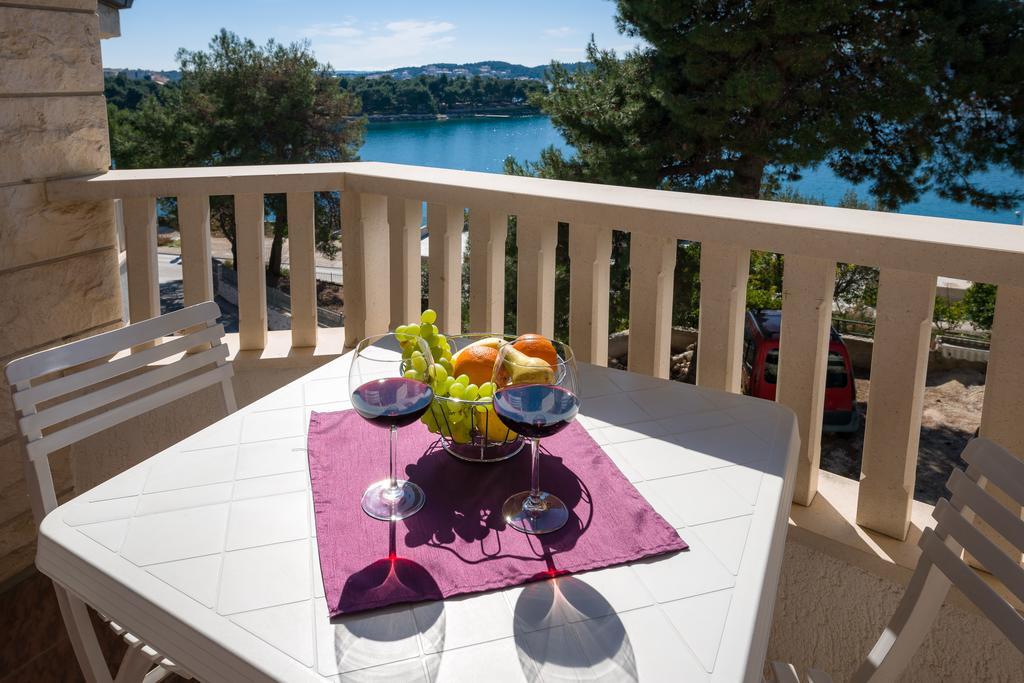 Apartments Villa Luxor Трогир Екстериор снимка