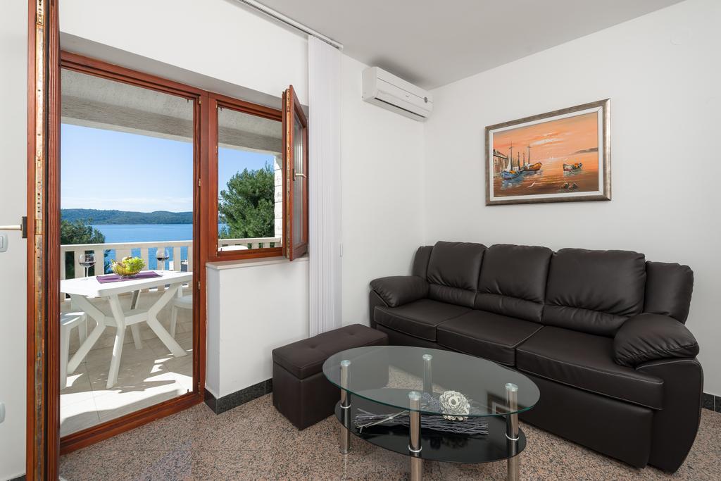 Apartments Villa Luxor Трогир Екстериор снимка