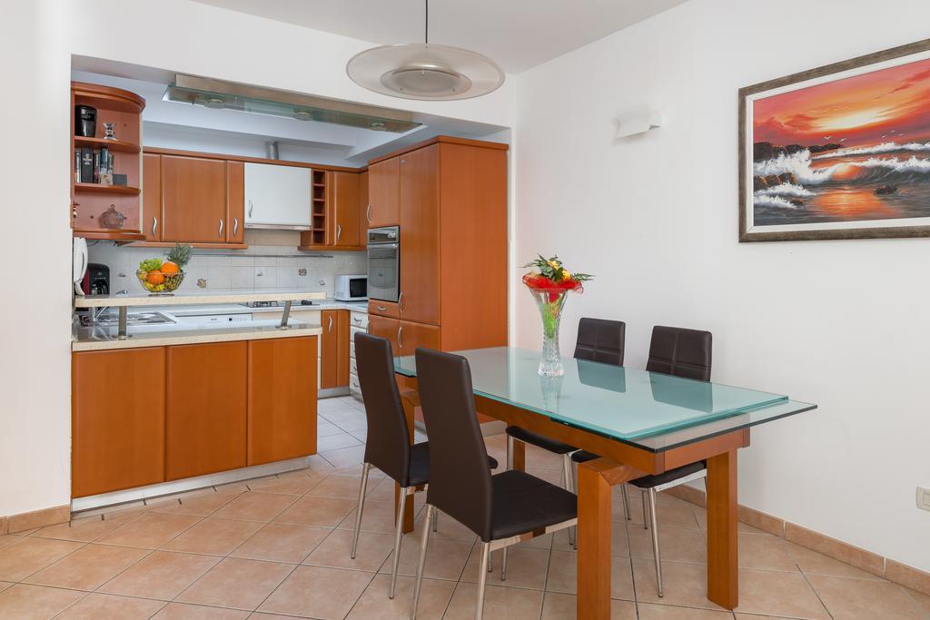 Apartments Villa Luxor Трогир Екстериор снимка