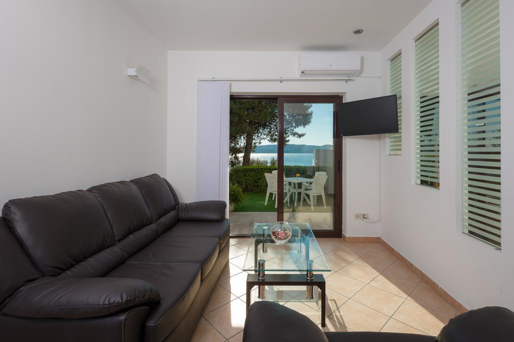 Apartments Villa Luxor Трогир Екстериор снимка