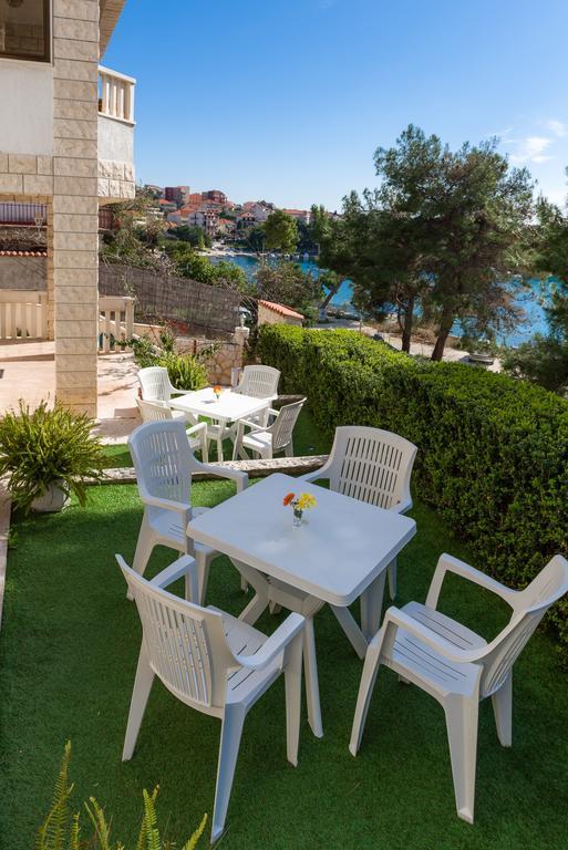 Apartments Villa Luxor Трогир Екстериор снимка