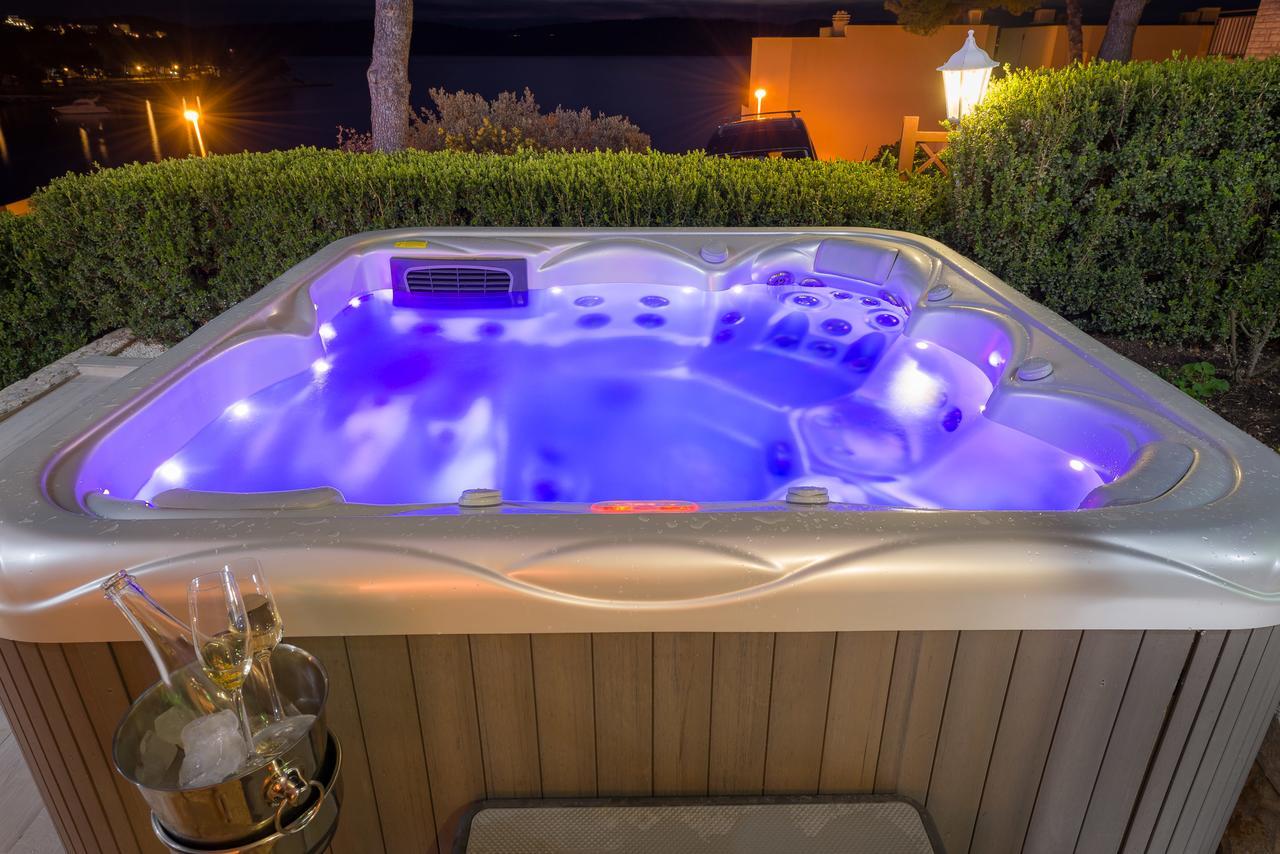 Apartments Villa Luxor Трогир Екстериор снимка